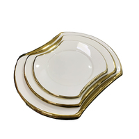 Service de vaisselle en porcelaine de style européen avec bord doré, assiettes à steak, vaisselle de mariage, ensemble d'assiettes en céramique, fournisseur d'usine pour hôtels