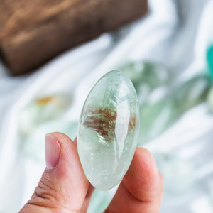 Pierre de poche en quartz prasiolite de haute qualité, pierre naturelle roulée pour la guérison, vente chaude de l'usine Yinglai, idéale pour un cadeau - Product Image 4
