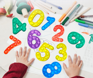 15 pezzi di Silicone numeri Pop Fidget giocattolo 0-9 numeri e simboli educativi bolle giocattolo sensoriale per i bambini - Product Image 6