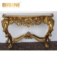 Table console en résine à feuille d'or de style victorien, ornements en PU sculptés, élégance européenne intemporelle pour les intérieurs haut de gamme
