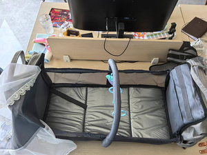 Sac à langer multifonction avec station de change intégrée et bandoulière réglable, échantillon gratuit - Product Image 6