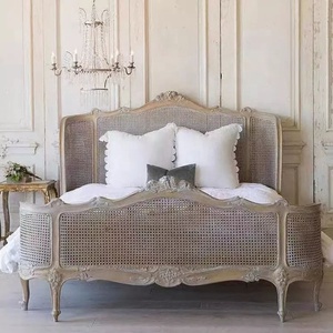 Giường ngủ khung gỗ chạm khắc cổ điển Pháp chất lượng cao, kích thước Queen/King, chất liệu mây và tre đan - Product Image 2