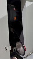 Machine de texturation de surface en bois pour créer une texture à grain croisé sur les revêtements de sol en bois naturel, les panneaux muraux et les portes