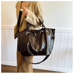 Bolso de estilo retro marrón, adorno de anillo de metal, bandolera de moda para mujer - Product Image 5