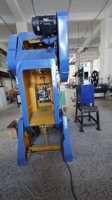 Machine de fabrication de porte-clés automatique mécanique spéciale à grande vitesse de 40 tonnes pour la pliage et le poinçonnage