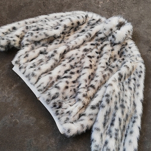 Giacca in Ecopelliccia Personalizzata OEM, Moda Streetwear, Cappotto a Maniche Lunghe per Uomo e Donna - Product Image 1