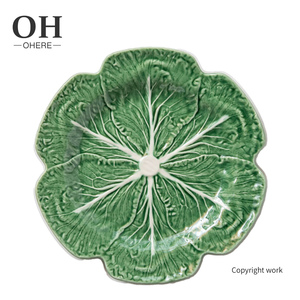 Service de vaisselle en céramique vert doré, vaisselle de luxe légère, porcelaine fine européenne, assiettes faites à la main peintes à la main, assiettes à steak et à salade - Product Image 3