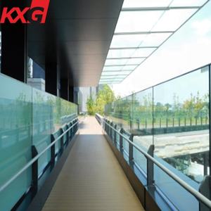 Solutions de <span class=keywords><strong>verre</strong></span> de sécurité feuilleté personnalisées de qualité supérieure pour les garde-corps architecturaux et les systèmes de fenêtres dans la construction - Product Image 1