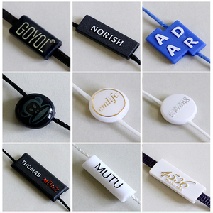 ป้ายแบบแขวนทำจากพลาสติกสำหรับตกแต่งเสื้อผ้าโลโก้แบรนด์เนมแบบสั่งทำ - Product Image 6