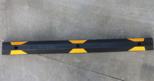 Bordures <span class=keywords><strong>de</strong></span> contrôle <span class=keywords><strong>de</strong></span> stationnement pratiques pour la rue et le terrain Butée <span class=keywords><strong>de</strong></span> voiture et <span class=keywords><strong>limiteur</strong></span> <span class=keywords><strong>de</strong></span> stationnement faciles à installer Bordures <span class=keywords><strong>de</strong></span> roue <span class=keywords><strong>de</strong></span> voiture en caoutchouc - Product Image 4