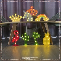 Dessin animé mignon LED flamant rose Cactus arc-en-ciel pentagramme coeur veilleuses à piles en plastique lumières décoratives de noël