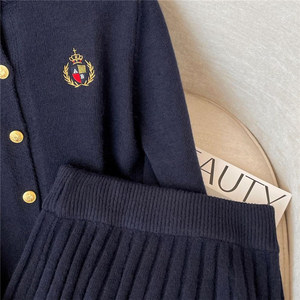 2025 haute qualité pull court ensembles femmes deux pièces nouveau pull tricoté mince costume tricot Sexy Pleater jupes 2 pièces ensembles - Product Image 3
