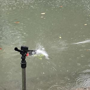 Aspersor de Riego de Bajo Ángulo y Bajo Volumen de 1/2\" Popular en Sudamérica, con Transmisión de Engranajes de 360° para Riego Agrícola y Bajo Árboles - Product Image 5