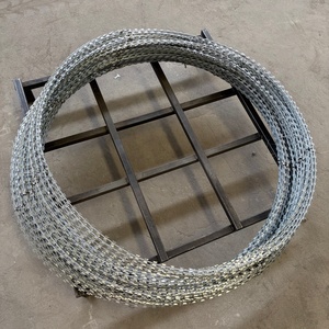 <span class=keywords><strong>Alambre</strong></span> <span class=keywords><strong>de</strong></span> Púas Galvanizado <span class=keywords><strong>de</strong></span> 2.5mm, 50kg, 800 <span class=keywords><strong>Metros</strong></span>, Precio <span class=keywords><strong>de</strong></span> Fábrica 2026, Bajo Costo - Product Image 1
