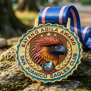 Medallas Conmemorativas de Aleación Dorada con Patrón de Águila en 3D y Recubrimiento de Color, Medallas Metálicas Personalizadas para Eventos de Clubes y Premios por Logros - Product Image 4
