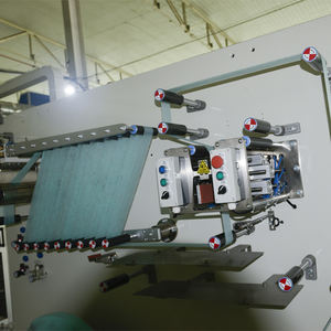 FuJian QuanZhou XingYuan marca nueva <span class=keywords><strong>de</strong></span> <span class=keywords><strong>segunda</strong></span> <span class=keywords><strong>mano</strong></span> buena calidad PEQUEÑA ESCALA máquina para hacer pañales precio bajo costo - Product Image 4