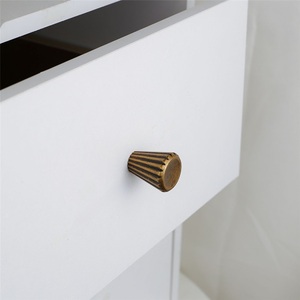 Tirador Minimalista de Lujo Ligero de Aleación de Zinc con Patrón Vertical Cónico de Un Solo Agujero Ovalado para Gabinetes, Armarios y Cajones - Product Image 5