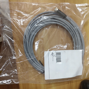 Conector de Sensor para Controlador PLC, Nuevo y Original NEBA-M8G3-U-5-N-LE3 - Product Image 1