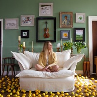 Bequemes Weißes Samt-Schlafsofa mit Abnehmbaren Waschbaren Bezügen für Moderne Wohnzimmer