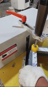 Meuleuse d'angle en alliage d'aluminium très vendue <span class=keywords><strong>pour</strong></span> portes et fenêtres, machine à PVC <span class=keywords><strong>pour</strong></span> la fabrication de fenêtres et de portes - Product Image 4