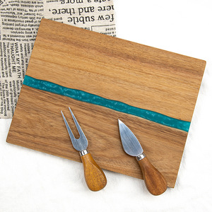 Planche à Charcuterie Rectangle en Résine Fabriquée à la Main Planche de Service de Cuisine Planche à Découper en Résine de Bois d'Acacia - Product Image 4