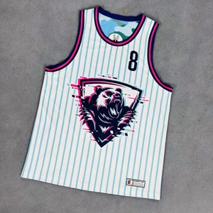 Maillot de basket-ball réversible personnalisé de haute qualité avec impression par sublimation - Product Image 3