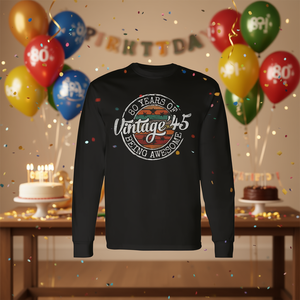 T-shirt unisexe vintage 1945 pour 80e anniversaire, manches longues, sérigraphié, col rond, 80 ans d'incroyable génialité - Product Image 1