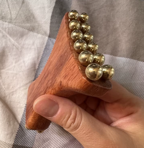 Manche en bois avec perles en laiton Brosse de massage méridien Double tête Visage Cou Masseur de drainage lymphatique - Product Image 4