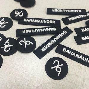 Parches de PVC personalizados Etiqueta de PVC perros gatos Collar etiquetas de silicona Etiqueta de PVC de goma para mascotas logotipo personalizado etiquetas de correa de arnés de goma - Product Image 5