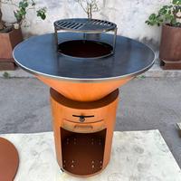 Brasero en acier Corten avec armoire de rangement ouverte pour bûches, décoration moderne pour patio et extérieur
