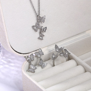 Collana con Ciondolo a Quattro Farfalle in Stile Coreano per Donne, Set di Gioielli Chic per la Clavicola - Product Image 5