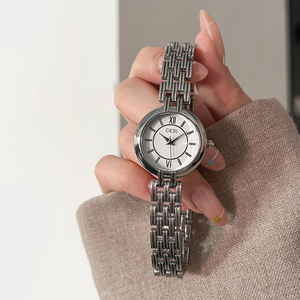 Montre-bracelet élégante pour femme avec bracelet en or, cadran rond, mouvement à quartz analogique - Product Image 6