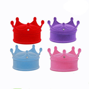 Kleine Samt kronen form Flock ing Schmucks cha tullen Elegante Verpackung für Ohrringe Anhänger Armband Halskette <span class=keywords><strong>Ring</strong></span> <span class=keywords><strong>Display</strong></span>