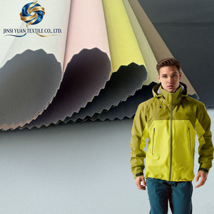 <span class=keywords><strong>Tissu</strong></span> polyester « Stormer » (180 GSM) en stock, un matériau composite structuré 3-en-1 adapté à l'utilisation dans les vêtements de montagne - Product Image 1
