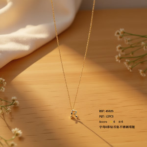 Collana con Ciondolo a Forma di Lettera R in Diamanti, Catena in Acciaio Inossidabile 6mm, Gioiello Raffinato Stile R - Product Image 3