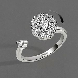 Anillo Giratorio Ajustable de Circonita Cúbica con Diamantes Redondos para Calmar la Ansiedad y el Estrés, Anillo Antiestrés - Product Image 1