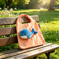 Breloque de sac en peluche personnalisée OEM, porte-clés en peluche douce, broderie de logo personnalisée, ornement suspendu pour sac, pour promotion de marque