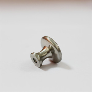 Bouton de meuble rond en alliage de zinc, finition nickel brossé, poignée de tiroir de garde-robe minimaliste A0459, décoration d'intérieur durable - Product Image 4