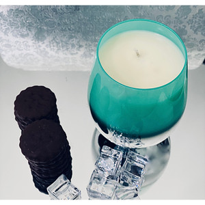 Vela Aromática MINT FRAPPE para Decoración del Hogar, Inspirada en Pastillas de Menta y Frappuccino de Menta - Product Image 2