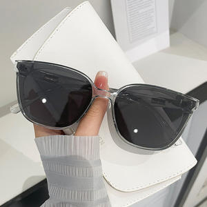 Gafas de sol Gm para mujer, montura de PC, lentes de resina, protección Uv400, tipo 3, estilo cuadrado pequeño, Yc8913 F4 - Product Image 1