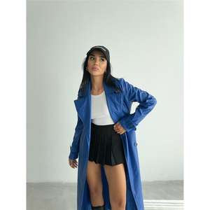 Manteau trench en cuir matelassé bleu pour femmes, long, avec décoration en tissu denim imprimé, fermeture à ceinture, pour la saison automne-hiver - Product Image 4