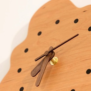 Nuage silencieux <span class=keywords><strong>pendule</strong></span> horloge murale mignon ornements en bois de cerisier pour salon chambre d'enfants moderne japonais mur en bois massif - Product Image 2
