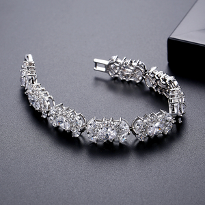 Bracelet de luxe pour femme LUOTEEMI, plaqué rhodium, design fleur de reine, serti de zircon cubique étincelant, bijoux de mariage tendance - Product Image 5