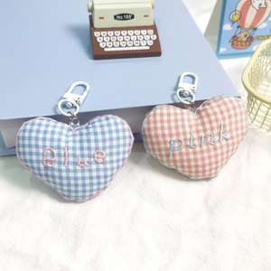 LLavero de corazón a cuadros azul y blanco, cadenas de amor de algodón, colgante de bolso bonito, anillos de mujer, felpa femenina - Product Image 6