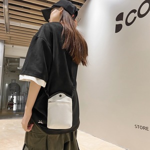 Sac bandoulière pour homme, petit sac de poitrine noir uni pour téléphone et portefeuille - Product Image 4