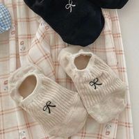 Chaussettes invisibles jetables respirantes légères et douces en tricot couleur unie longueur cheville écologiques avec logo pour le printemps et l'été