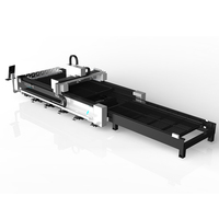 Machine de découpe laser à fibre dotée du système de contrôle CypCut avec tête de découpe capable de découper sans bavures