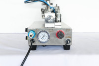 Machine de remplissage de lotion en céramique fine personnalisable avec pompe pneumatique et pompe à piston