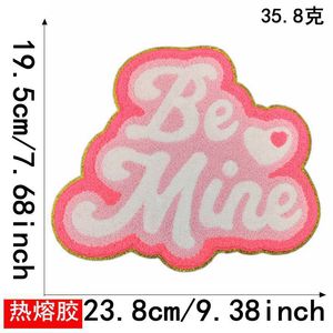 Grands patchs thermocollants brodés en feutre chenille non tissé faits main, motif 'Be Mine' en forme de cœur, multicolores, pour sweats à capuche - Product Image 3