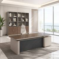 Bureau de direction moderne en forme de L, table de direction en bois de noyer, ensemble de mobilier de bureau de PDG avec bibliothèque assortie